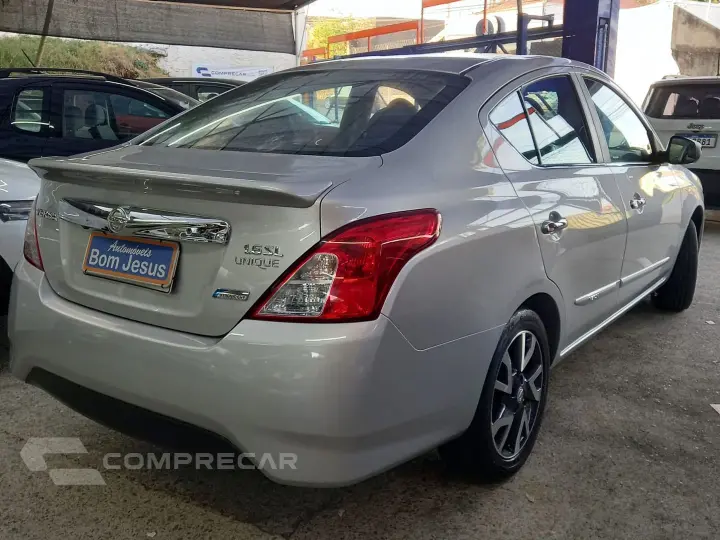 Versa 1.6 16V Flexstart Unique 4P Xtronic