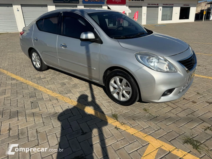 Versa SL 1.6 Flex Fuel