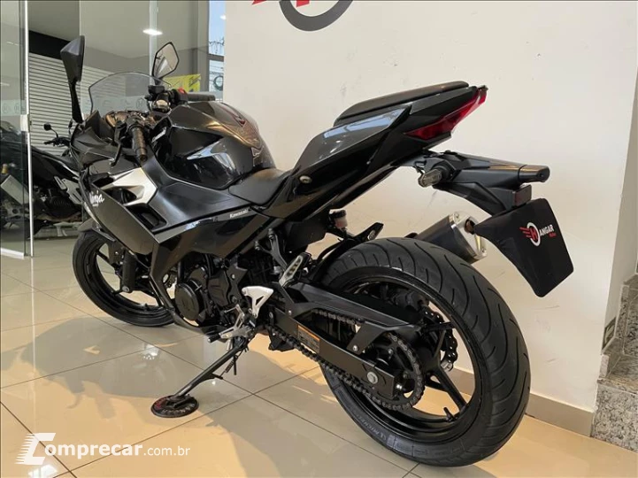 NINJA 400