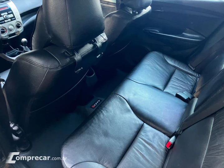 CITY 1.5 LX Sedan 16V