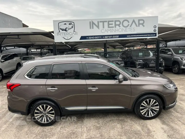 OUTLANDER 2.2 Mivec Di-d Hpe-s AWD