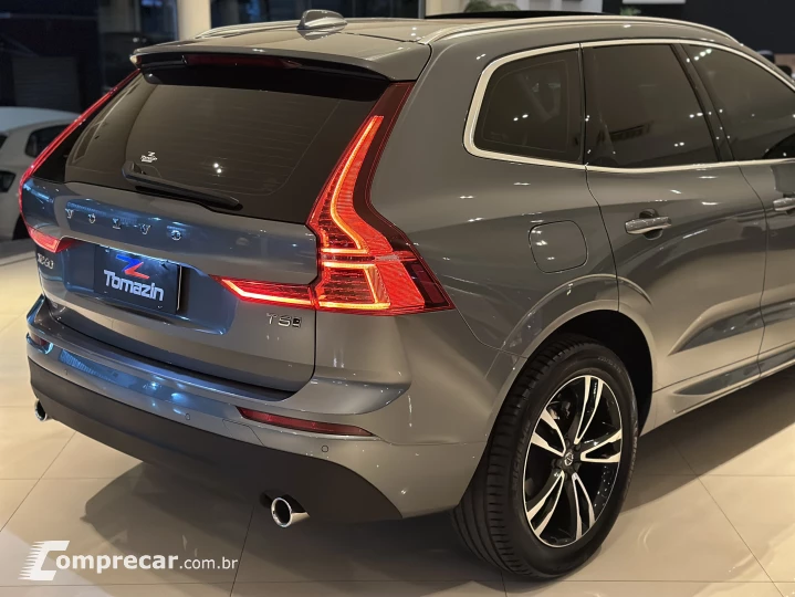 XC40 2.0 T5 Momentum AWD Geartronic