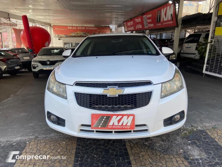 CRUZE SEDAN LT