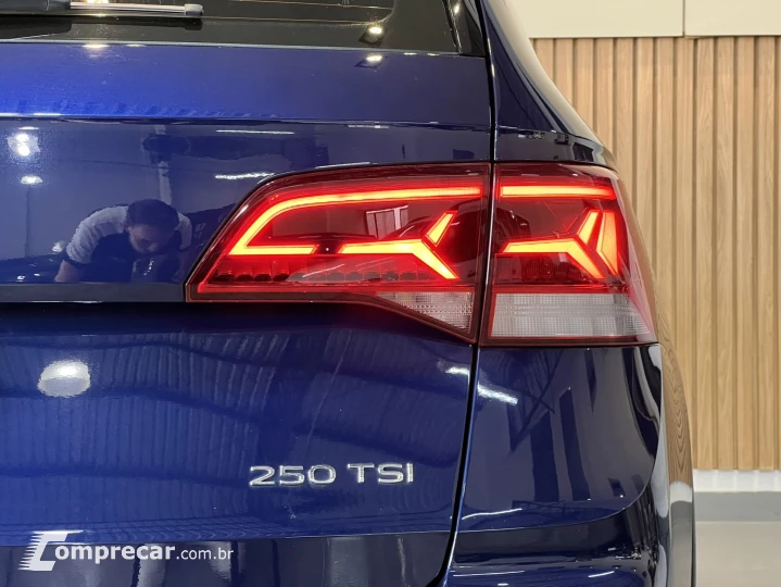 TAOS 1.4 250 TSI TOTAL FLEX HIGHLINE AUTOMÁTICO