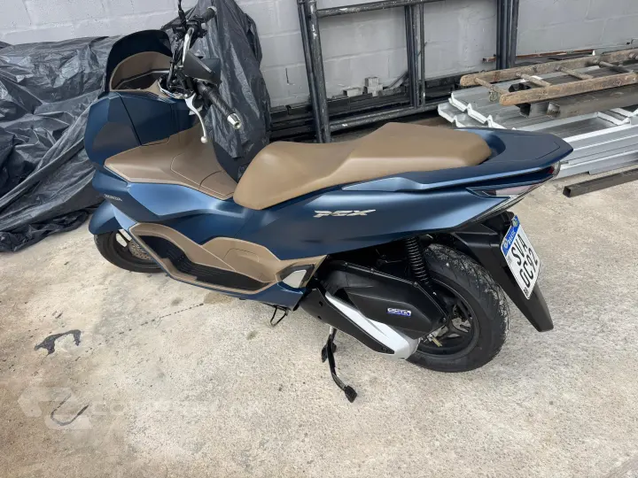 Honda PCX com freios ABS