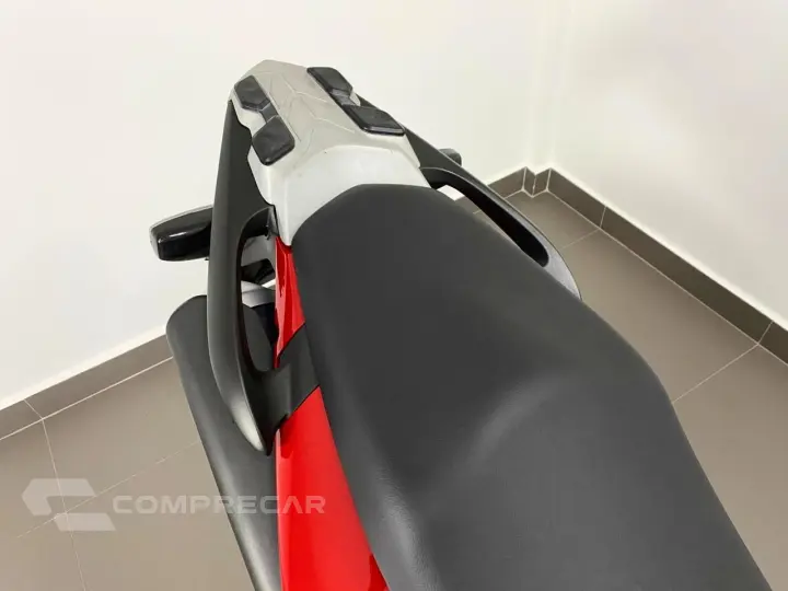 HONDA XRE 300 - PRETO E VERMELHO