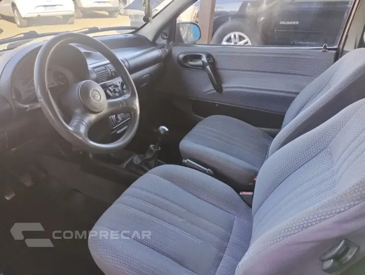 Corsa Hatch 1.0 SUPER