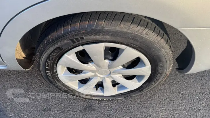 Versa Sedan 1.6 16V 4P FLEX SL