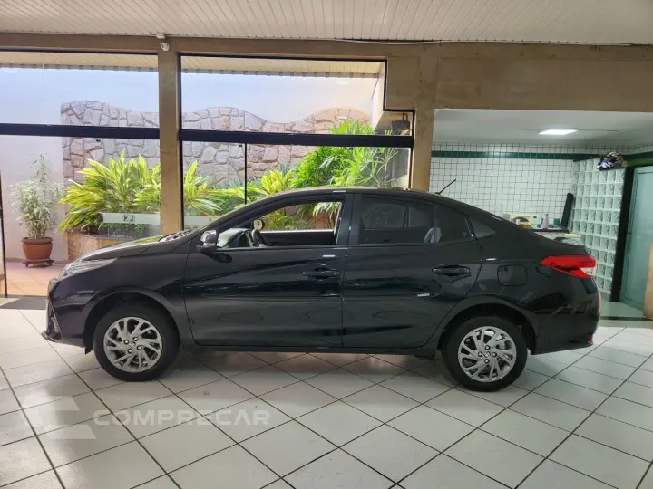Yaris Sedan 1.5 16V 4P FLEX XS MULTIDRIVE AUTOMÁTICO CVT