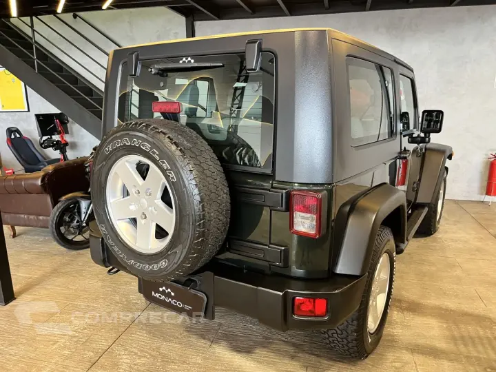 Wrangler 3.8 V6 12V SPORT TETO RÍGIDO AUTOMÁTICO