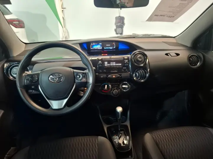 ETIOS 1.5 X Plus Sedan 16V