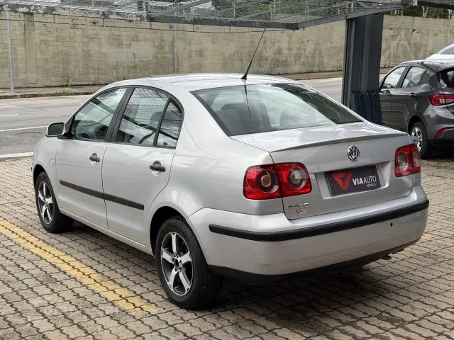 POLO SEDAN - 1.6 MI 8V 4P MANUAL