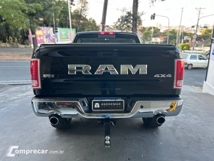 Classic 5.7 V8 Gasolina Laramie Cd 4X4 Automático