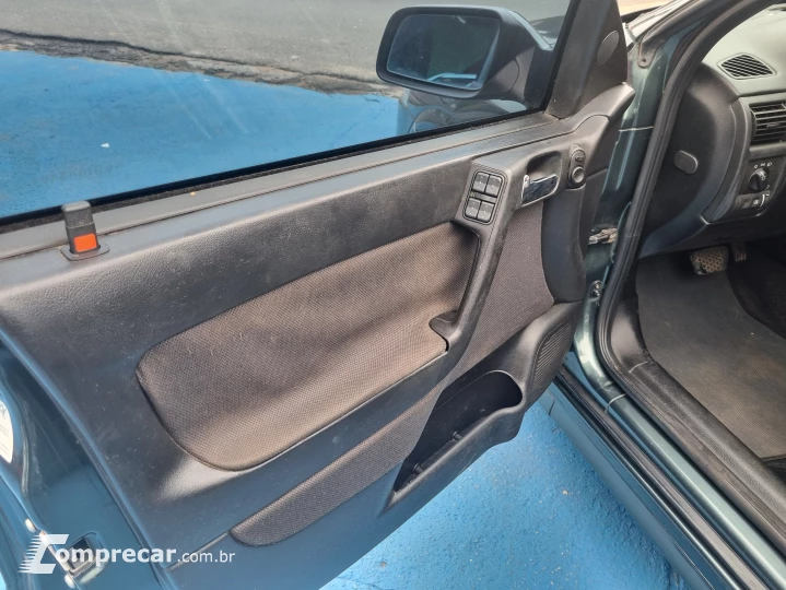 ASTRA 2.0 MPFI Advantage Sedan 8V