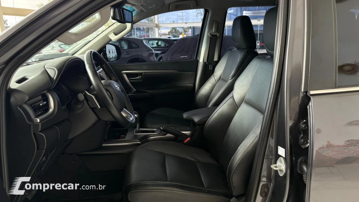 SW4 SRX 2.8 turbodiesel 5L 4x4 (Aut)