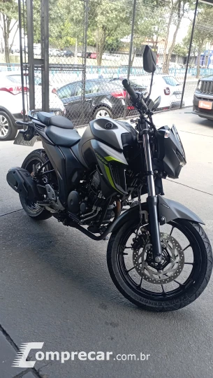 YAMAHA FZ25 FAZER