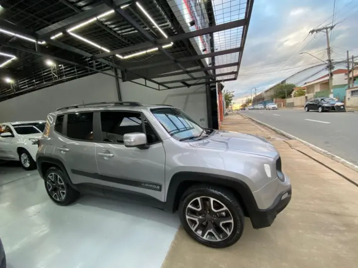 Renegade Longitude 1.8 4x2 Flex 16V Aut.