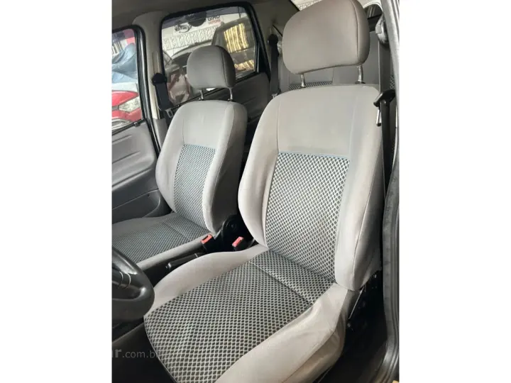 CLASSIC 1.0 MPFI LS 8V FLEX 4P MANUAL