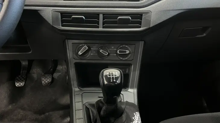 Polo Track 1.0 Flex 12V 5p