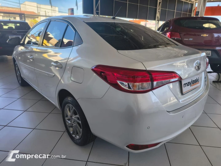 Yaris Sedan 1.5 16V 4P FLEX XS MULTIDRIVE AUTOMÁTICO CVT