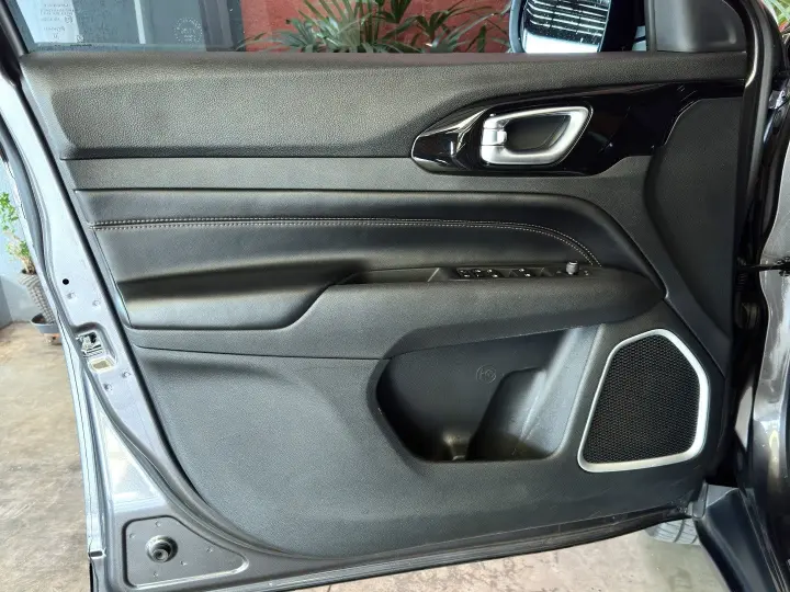 COMMANDER 1.3 T270 TURBO FLEX LIMITED AT6