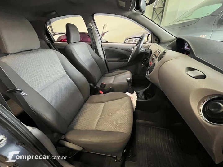 ETIOS 1.5 XLS Sedan 16V
