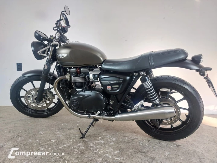 TRIUMPH STREET TWIN