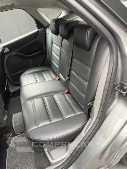 FOCUS 2.0 Titanium Hatch 16V