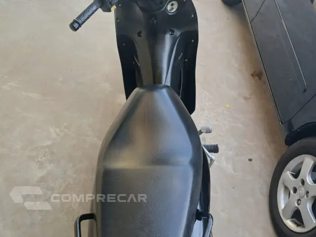 BIZ 125 ES - Utilitária