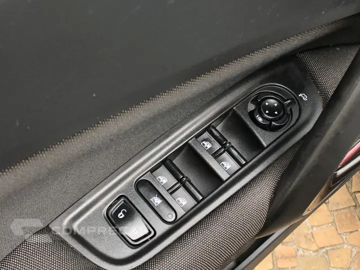 Toro 1.8 16V Evo Flex Freedom At6