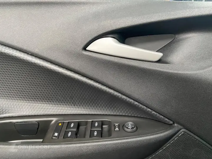 ONIX HATCH LT 1.0 12V FLEX 5P MEC