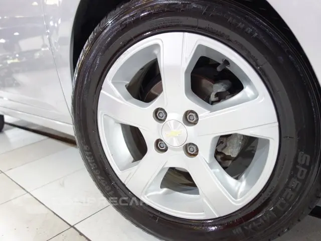 PRISMA - 1.4 MPFI LT 8V 4P MANUAL