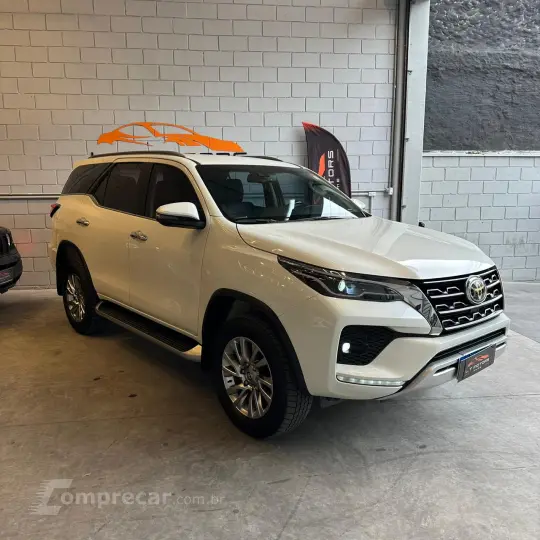 HILUX 2.8 SW4 4X4 8V