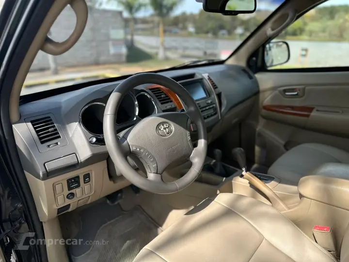 HILUX SW4 3.0 SRV 4X4 7 LUGARES 16V TURBO INTERCOOLER DIESEL