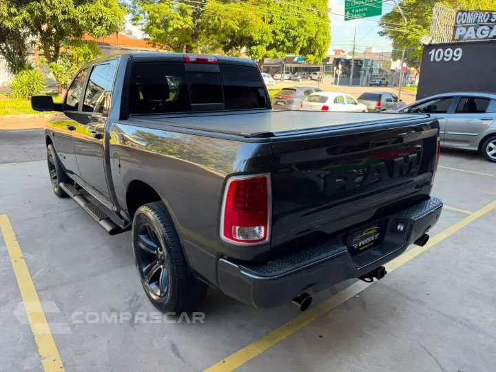Classic 5.7 V8 Gasolina Laramie Night Edition Cd 4X4 Automát