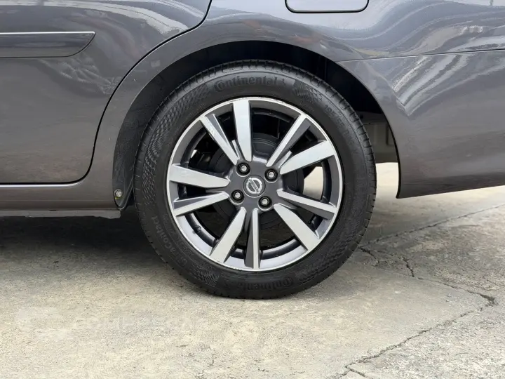 VERSA SL 1.6 16V FlexStart 4p Aut.