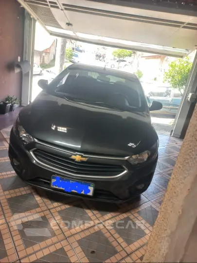 Onix 1.4 LT automático