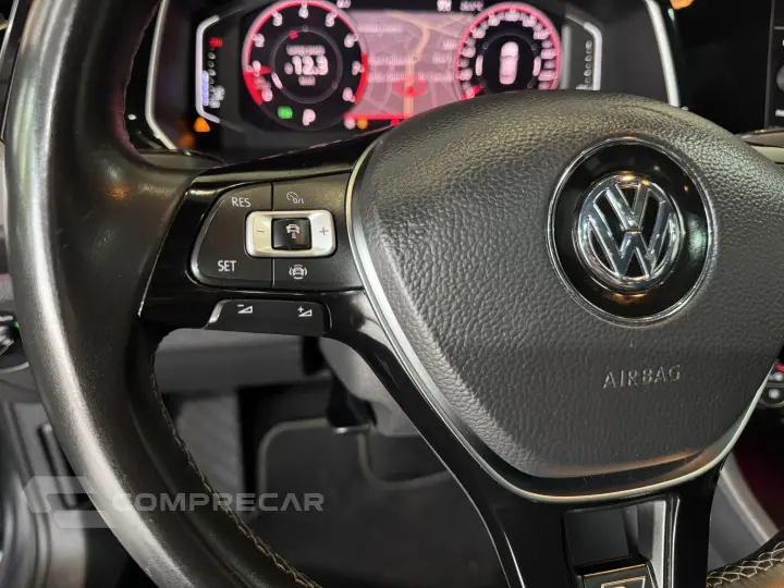 JETTA 1.4 250 TSI TOTAL FLEX R-LINE TIPTRONIC