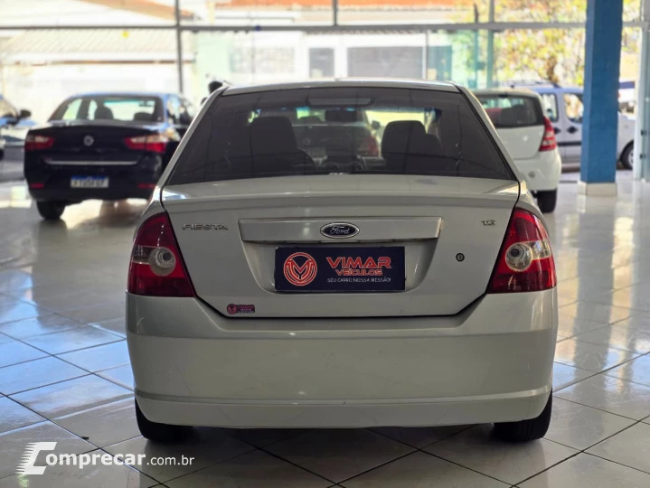 FIESTA 1.6 MPI Class Sedan 8V
