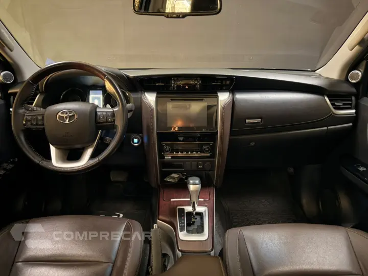 HILUX SW4 2.7 SRV 7 LUGARES 4X2 16V FLEX 4P AUTOMÁTICO