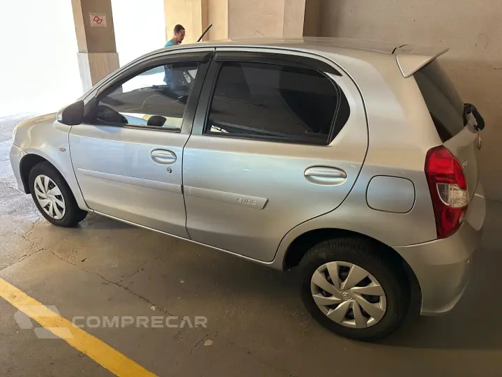 Etios Hatch 1.5 16V 4P FLEX XS AUTOMÁTICO