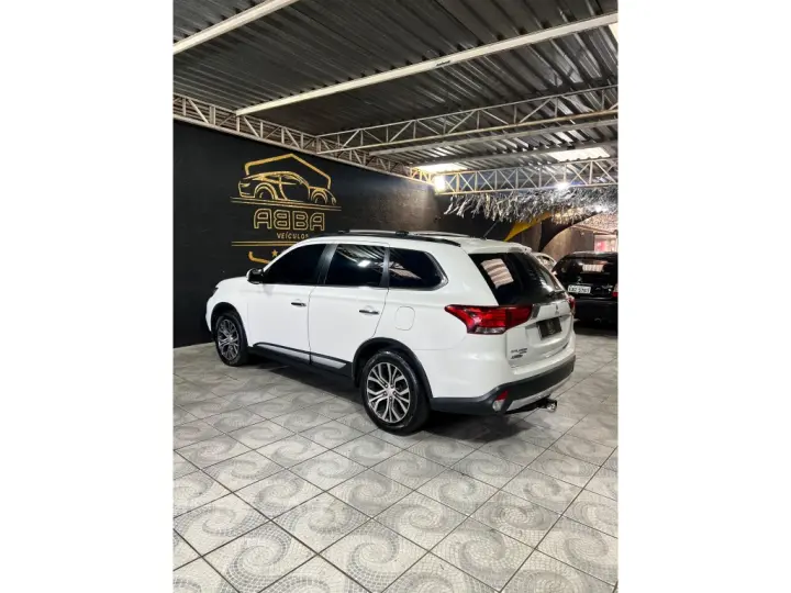 OUTLANDER 2.2 4X4 16V DIESEL 4P AUTOMÁTICO