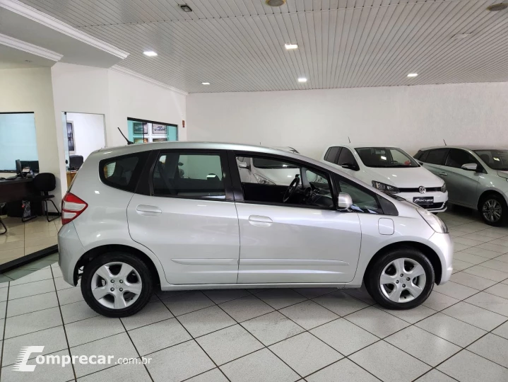 Fit 1.4 16V 4P LX FLEX