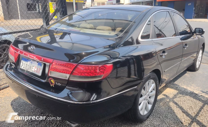 AZERA 3.3 MPFI GLS Sedan V6 24V