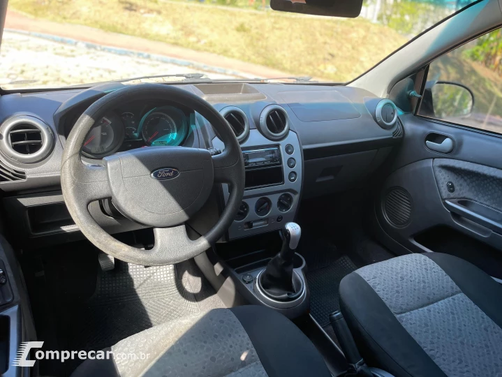 FIESTA 1.6 MPI Class Hatch 8V