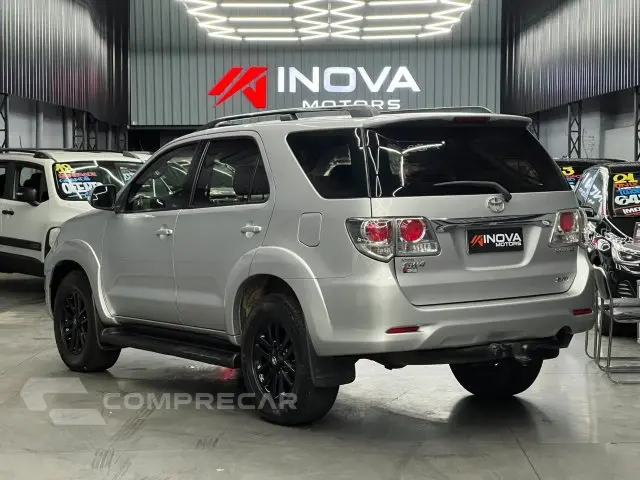 HILUX SW4 - 3.0 SRV 4X4 7 LUGARES 16V TURBO INTERCOOLER 4P A