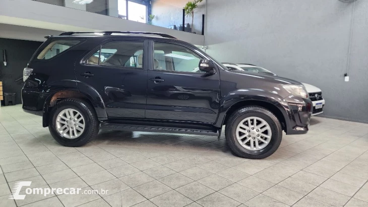 Hilux SW4 SRV D4-D 4x4 3.0 TDI Dies. Aut