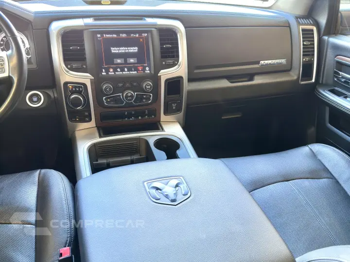 CLASSIC 5.7 V8 GASOLINA LARAMIE NIGHT EDITION CD 4X4 AUTOMÁT