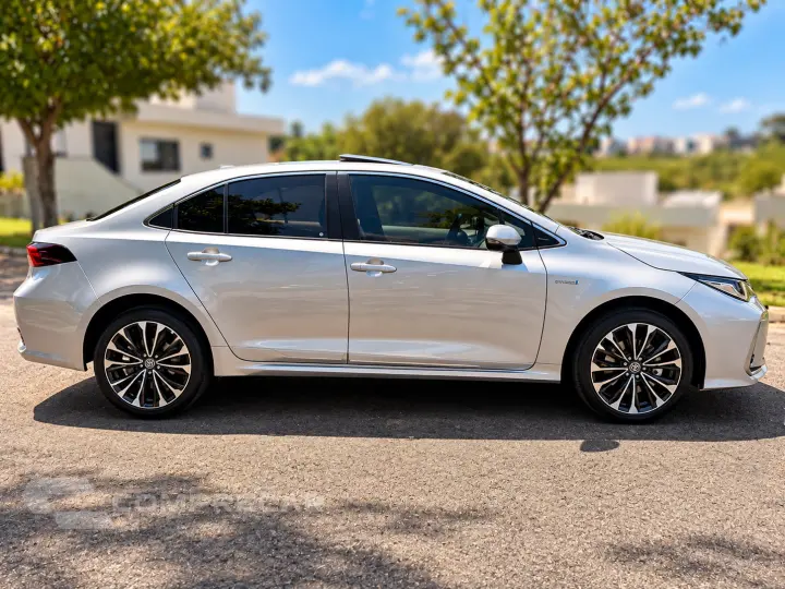 COROLLA 1.8 VVT-I Hybrid Altis Premium