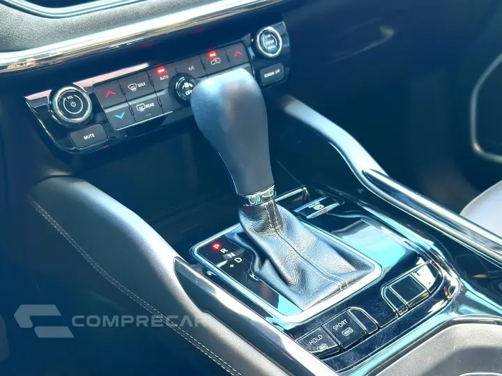 COMMANDER 1.3 T270 TURBO FLEX OVERLAND AT6